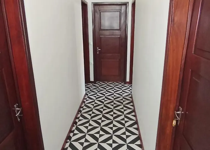 Bus Stop House 82 Διαμέρισμα *