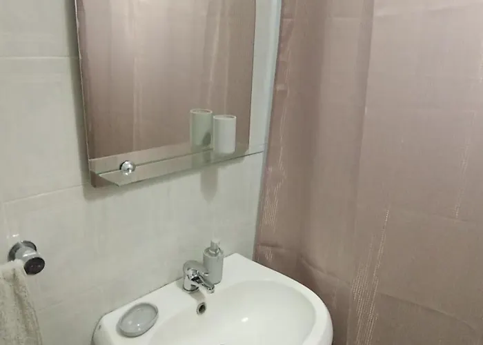 Bus Stop House 82 Φουνκάλ