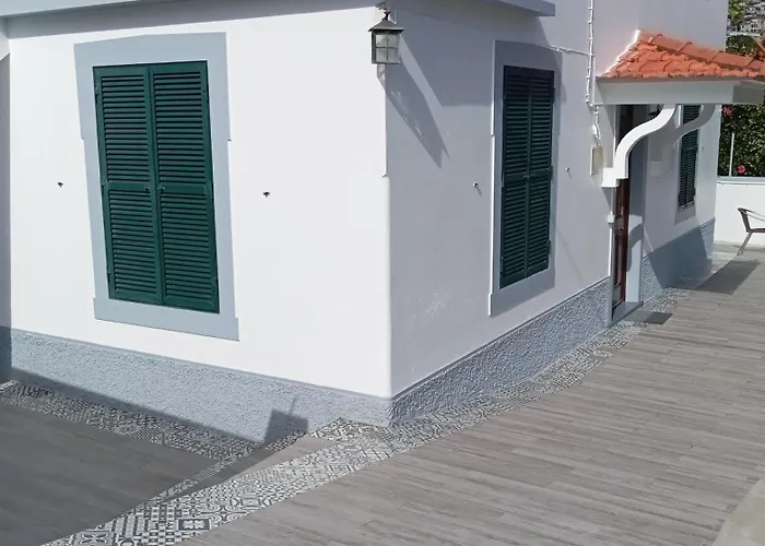 Bus Stop House 82 Διαμέρισμα